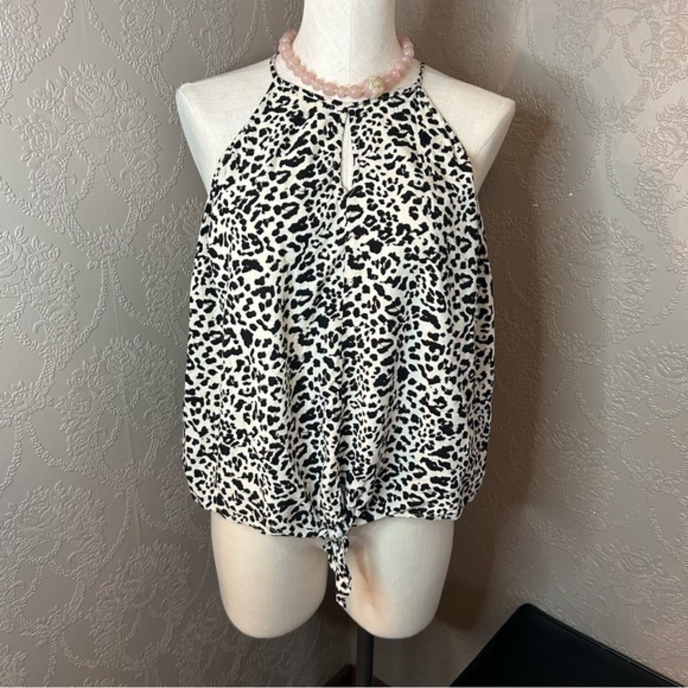 Torrid animal print tie front tank top 0 great condition